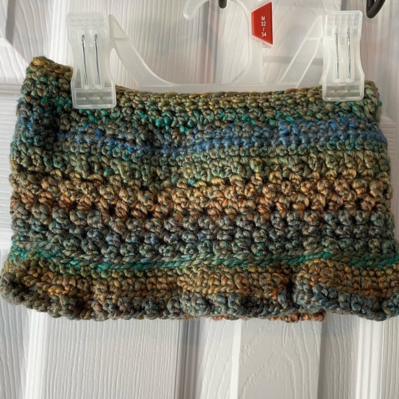 Handmade (new) multicolored stylish crochet cowl for cold weather - Picture 4 of 5